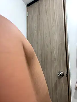 Snapshot of AbbyHank2 chatting on November 27, 2025, 4:18 pm AbbyHank2 online show from November 27, 2025, 4:18 pm