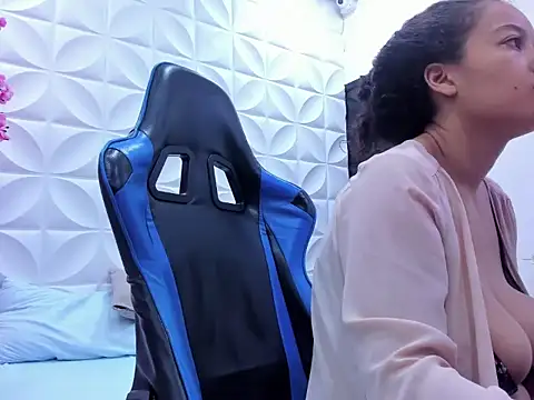 agata18  online show from March 15, 2026, 12:01 pm