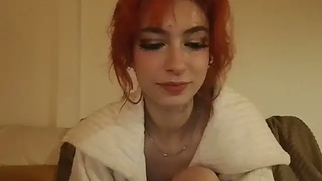 Snapshot of carmine_cate chatting on October 27, 2025, 10:33 pm carmine cate online show from October 27, 2025, 10:33 pm