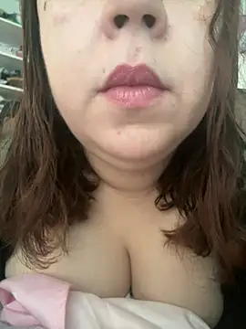 Snapshot of Rheetnena1 chatting on May 3, 2026, 6:00 pm Rheetnena1 online show from May 3, 2026, 6:00 pm