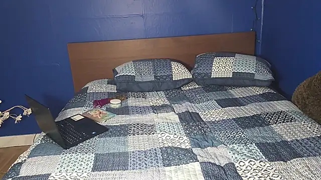 TsZoey13 online show from December 4, 2025, 4:22 am