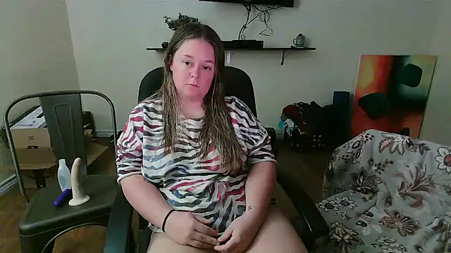 Snapshot of Artgirlie31 chatting on November 2, 2025, 3:44 am Artgirlie31 online show from November 2, 2025, 3:44 am