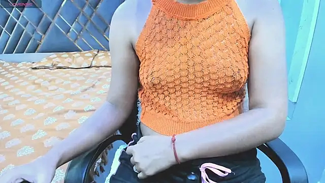 IndianKittey online show from November 11, 2025, 8:42 am