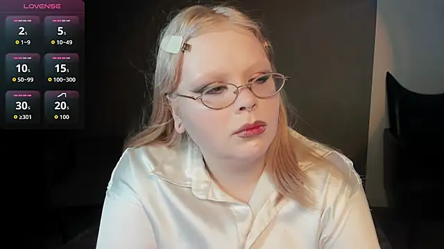 Snapshot of LottieReed chatting on May 22, 2026, 7:06 am LottieReed online show from May 22, 2026, 7:06 am