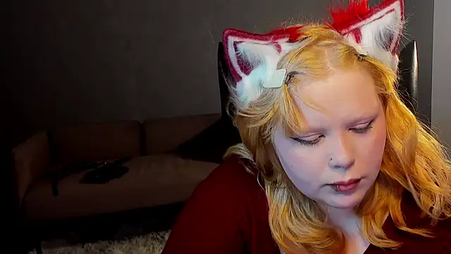 Snapshot of LottieReed chatting on May 7, 2026, 6:28 am LottieReed online show from May 7, 2026, 6:28 am