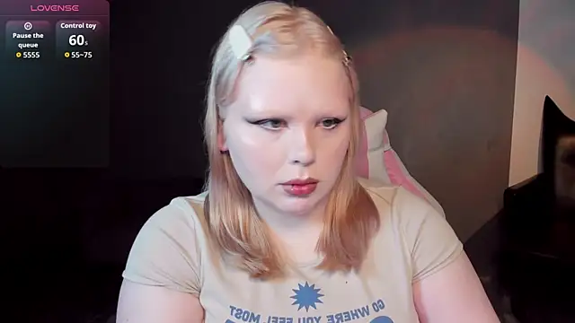 Snapshot of LottieReed chatting on May 21, 2026, 8:12 am LottieReed online show from May 21, 2026, 8:12 am