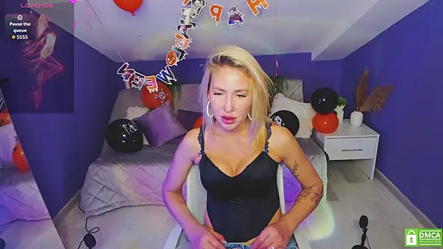 MadamMilly  online show from October 24, 2025, 6:34 am