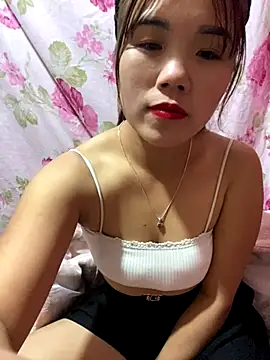 nachi-baby online show from November 19, 2025, 2:39 pm