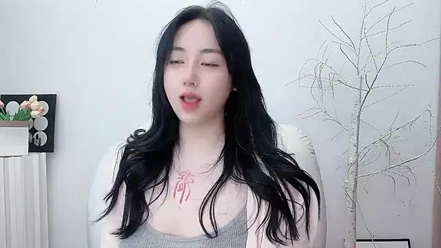 Love-hanzaizai718 online show from November 28, 2025, 3:12 pm