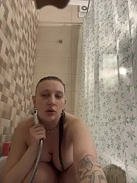 Snapshot of sirena_x_baby chatting on October 25, 2025, 5:39 am sirena x baby online show from October 25, 2025, 5:39 am