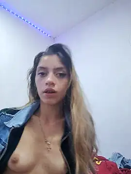 Snapshot of Diamond_sweet_1 chatting on November 28, 2025, 4:45 am Diamond sweet 1 online show from November 28, 2025, 4:45 am