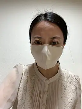 Snapshot of momo_0012 chatting on October 24, 2025, 2:43 am momo 0012 online show from October 24, 2025, 2:43 am