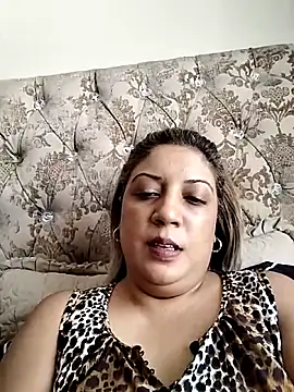 IndianLara online show from November 3, 2025, 9:35 am