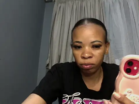 Snapshot of CandySlender18 chatting on October 29, 2025, 5:12 pm CandySlender18 online show from October 29, 2025, 5:12 pm