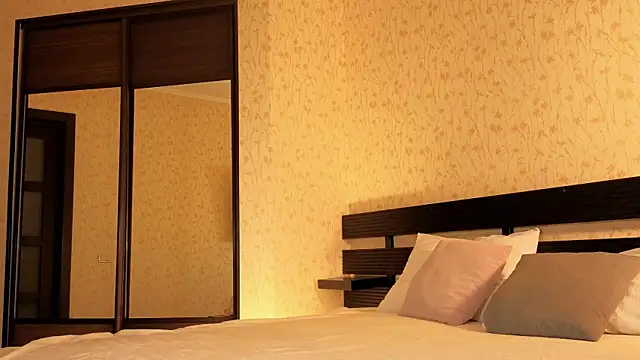 Ksarina online show from November 25, 2025, 11:10 am