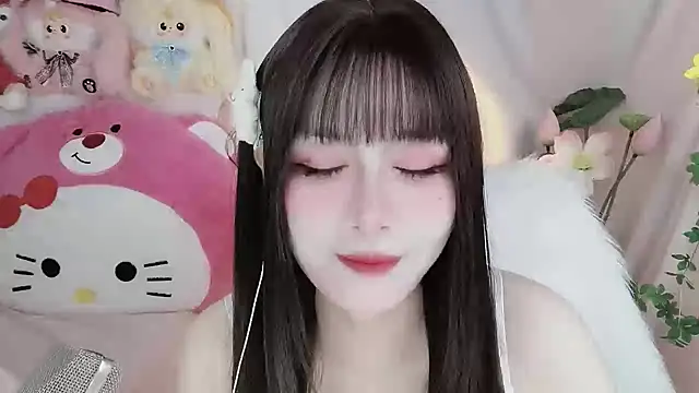 -zhuzhu-999- online show from April 12, 2026, 8:23 pm