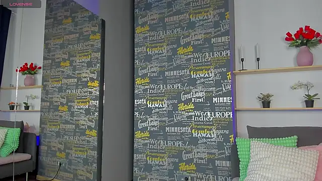 DemmiLove online show from November 25, 2025, 8:42 pm