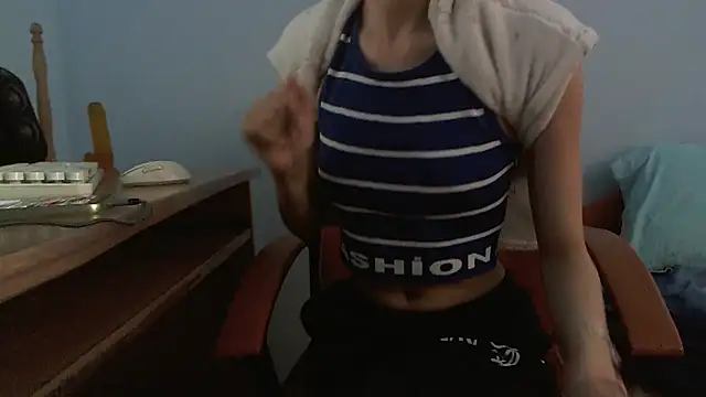 Snapshot of andreea713 chatting on May 22, 2026, 1:53 pm andreea713 online show from May 22, 2026, 1:53 pm