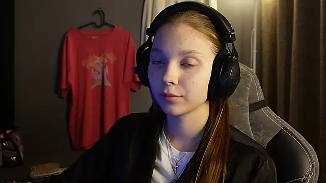 Softixq online show from November 11, 2025, 5:19 pm