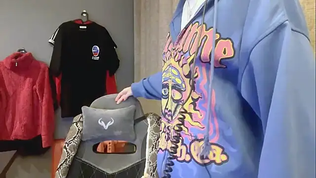 Softixq online show from November 4, 2025, 4:22 pm