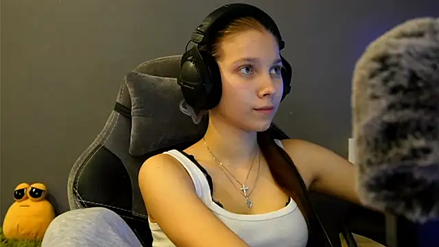 Softixq online show from December 22, 2025, 2:50 pm