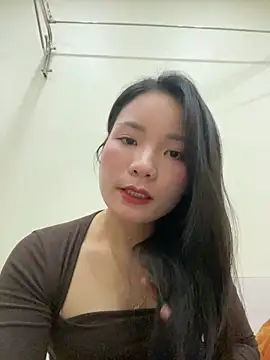 Snapshot of Bee_Yellow00 chatting on November 20, 2025, 4:57 am Bee Yellow00 online show from November 20, 2025, 4:57 am