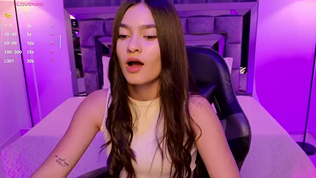 Bella Clark2 online show from October 30, 2025, 2:21 am