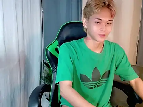 AsianCuteGuy21 online show from February 3, 2026, 9:14 am