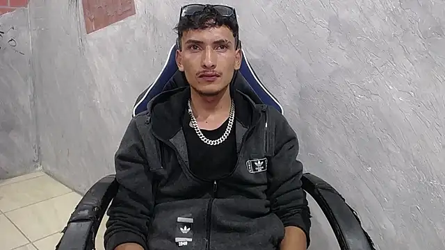 SavageLover  online show from December 16, 2025, 4:39 am