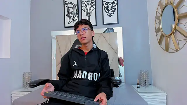 adams bobby online show from November 27, 2025, 11:32 am