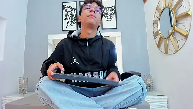 adams bobby online show from December 19, 2025, 11:45 am