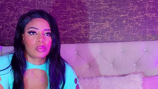 Snapshot of loana_vegas chatting on February 17, 2026, 4:15 pm loana vegas online show from February 17, 2026, 4:15 pm