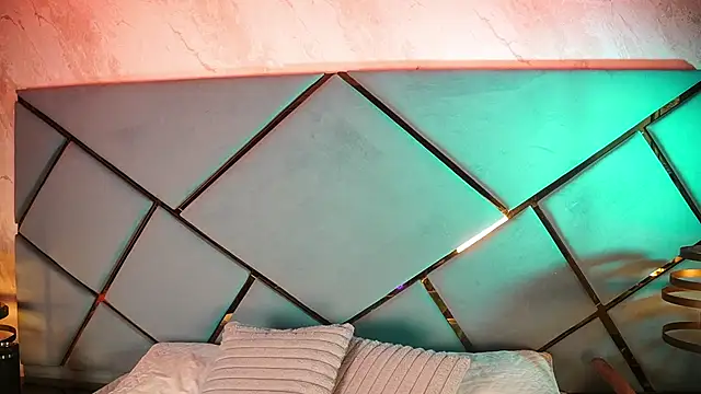  giggy 2 online show from December 3, 2025, 11:42 am