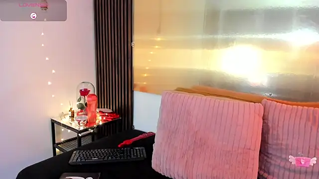 LunaaMorena online show from December 16, 2025, 2:21 pm