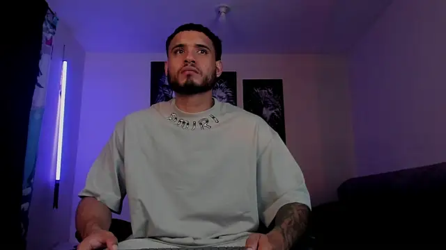 AUSTINN TORRES online show from January 6, 2026, 12:25 am