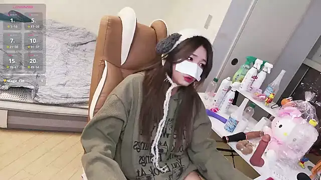 Milk Sola online show from December 5, 2025, 11:53 am