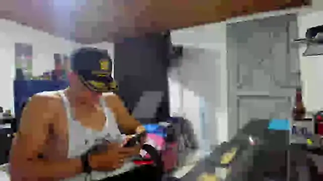 Malek Ivonny online show from February 12, 2026, 11:04 pm