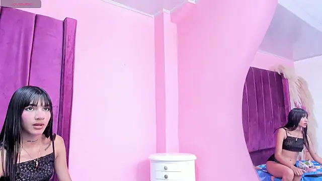 foxyhillx online show from December 15, 2025, 5:52 pm