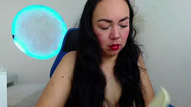 Yadis hot online show from October 30, 2025, 7:44 pm