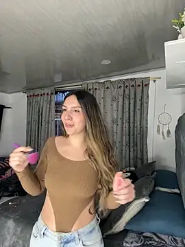 Snapshot of sarah_honey__ chatting on October 28, 2025, 10:58 am sarah honey   online show from October 28, 2025, 10:58 am