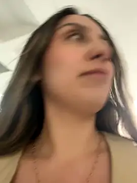 sarah honey   online show from November 3, 2025, 1:58 pm