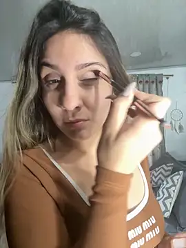 Snapshot of sarah_honey__ chatting on October 27, 2025, 11:55 am sarah honey   online show from October 27, 2025, 11:55 am