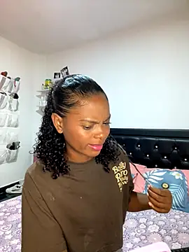 Sharllo K online show from November 12, 2025, 8:45 pm