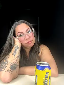 Snapshot of ThatGirlVia chatting on November 15, 2025, 4:49 am ThatGirlVia online show from November 15, 2025, 4:49 am