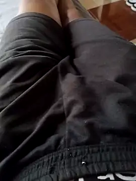 Snapshot of Andres__00 chatting on April 28, 2026, 7:18 pm Andres 00 online show from April 28, 2026, 7:18 pm