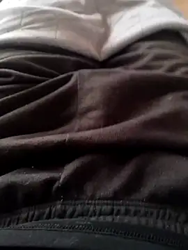 Snapshot of Andres__00 chatting on April 15, 2026, 2:43 pm Andres 00 online show from April 15, 2026, 2:43 pm