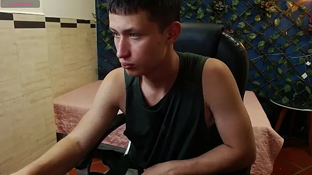 Snapshot of Garuo_18 chatting on November 6, 2025, 3:10 am Garuo 18 online show from November 6, 2025, 3:10 am