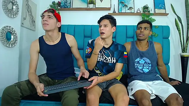 Hot Boys Latinos X online show from November 4, 2025, 10:57 pm