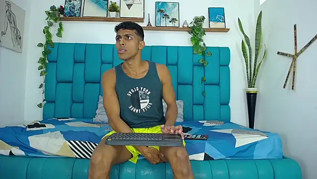 Hot Boys Latinos X online show from November 25, 2025, 10:32 pm