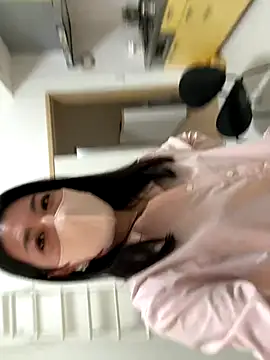 Snapshot of akimix_xoxo chatting on October 28, 2025, 1:32 pm akimix xoxo online show from October 28, 2025, 1:32 pm